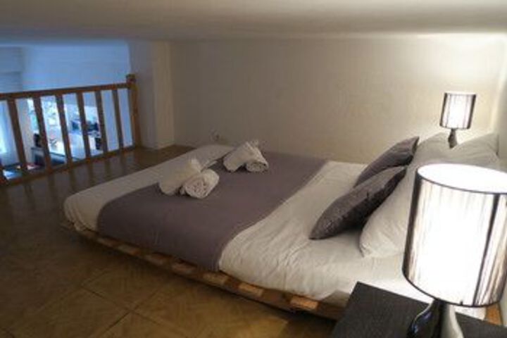 Room 8 of 19