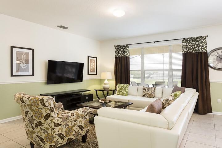 Room 565 of 710