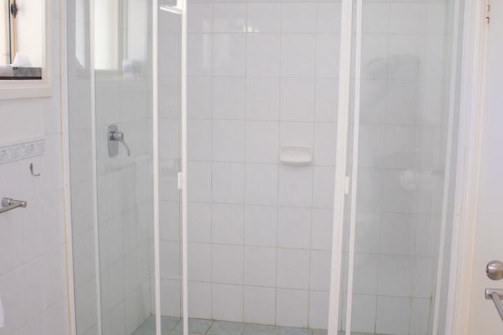 Room 5 of 63