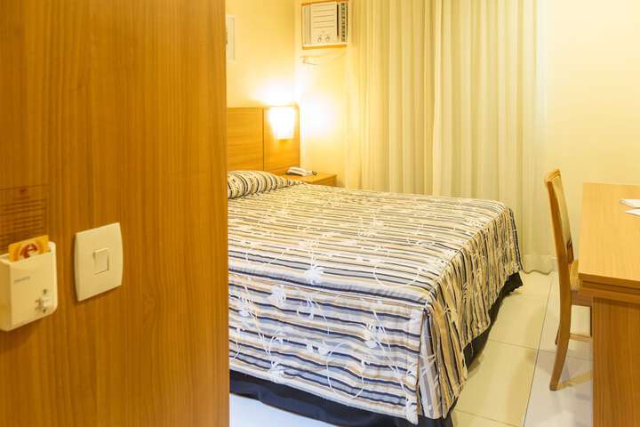 Room 48 of 198