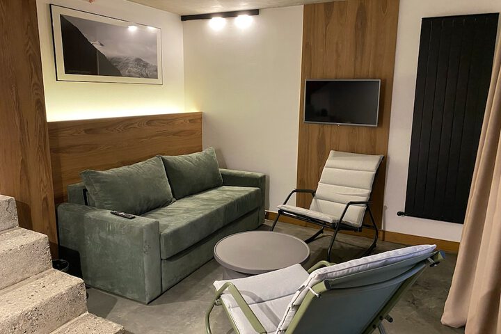 Room 18 of 147