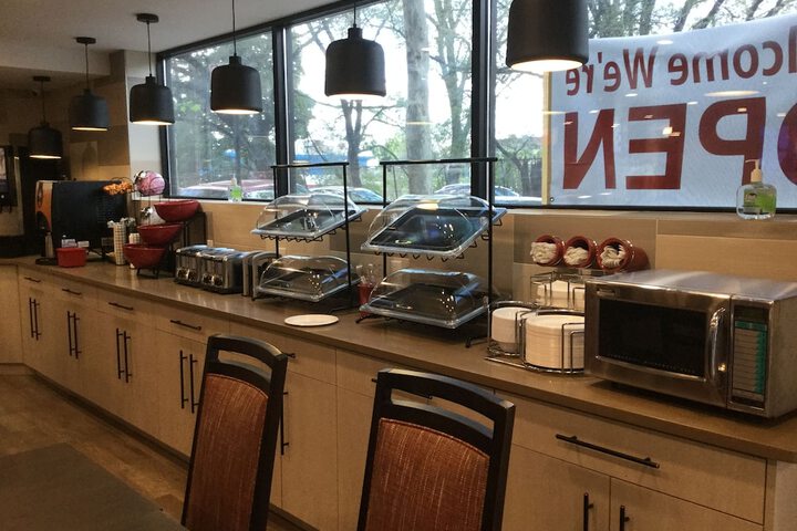 Breakfast/Coffee Service 22 of 26