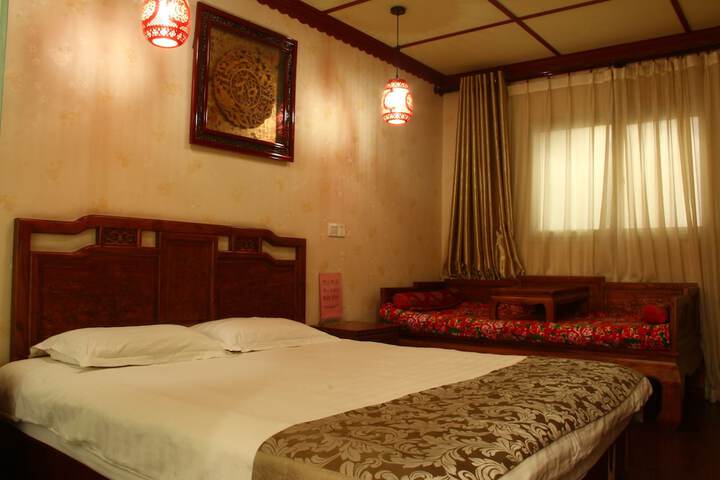 Room 10 of 33