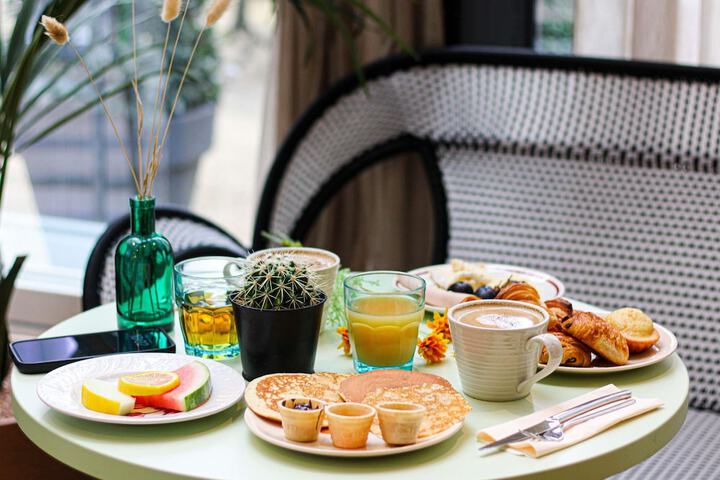 Breakfast area