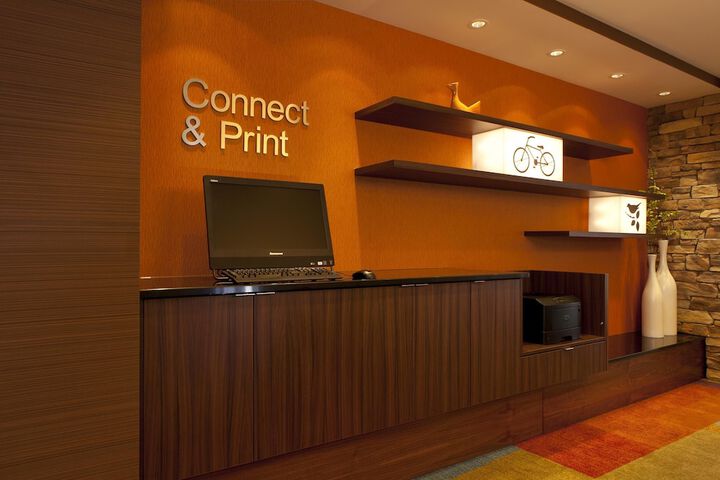 Business Center 31 of 31