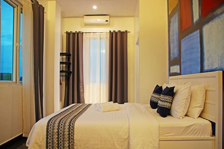 Room 3 of 43