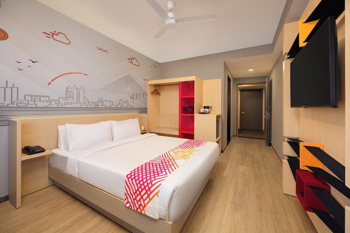 Room 8 of 27