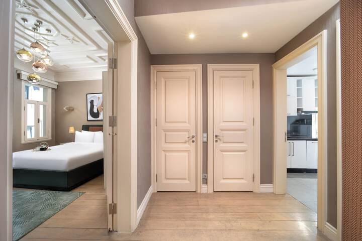 Room 30 of 83