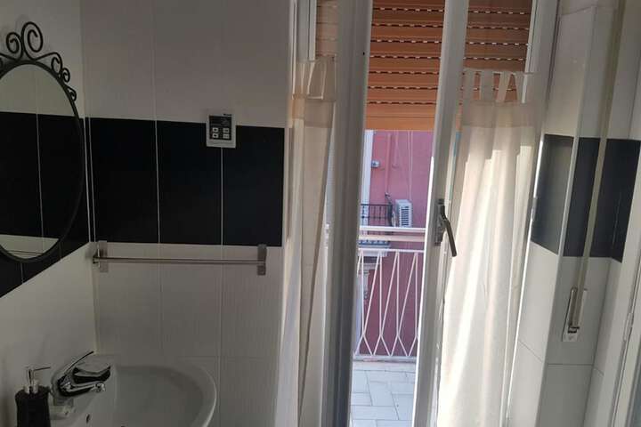 Room 12 of 17