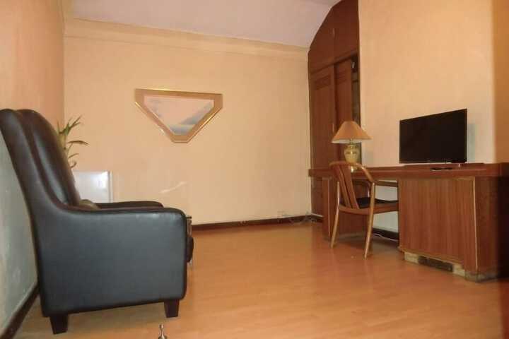 Room 27 of 56