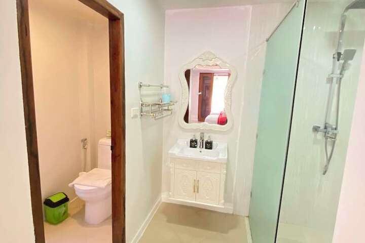 Room 10 of 24