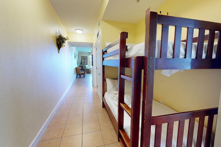 Room 21 of 163
