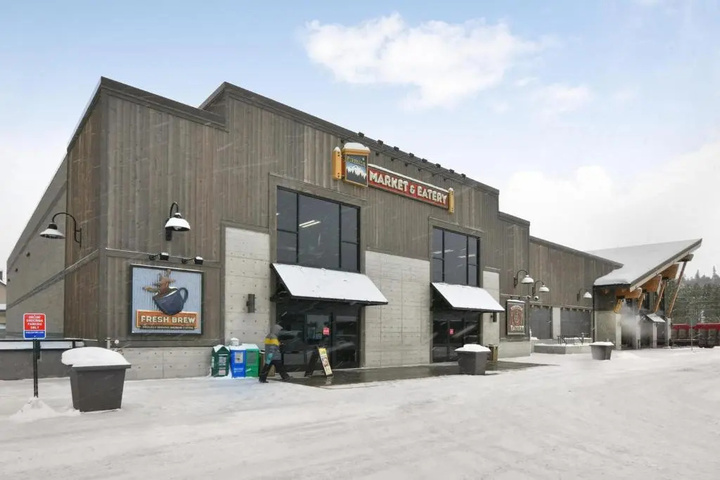 Image of New Luxury Loft #208 Near Resort - Huge Hot Tub & Views - FREE Activities & Equipment Rentals Daily