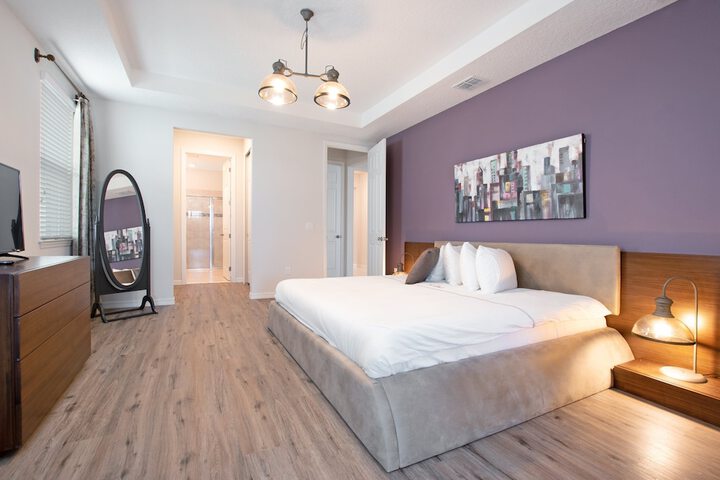Room 2 of 76