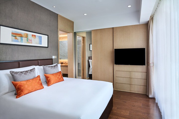 Room 10 of 31