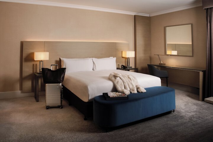 Room 28 of 106