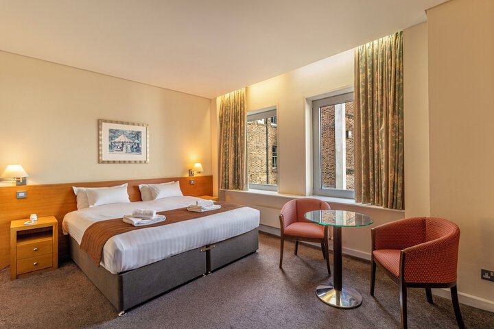 Room 21 of 74