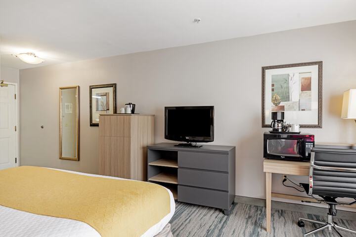 2 Queen Beds (4 of 10)