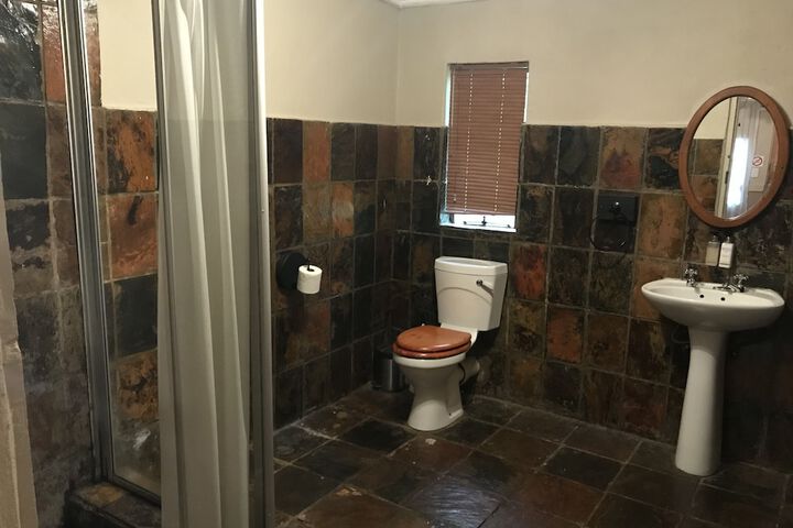 Room 140 of 275