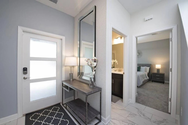 Room 2 of 28