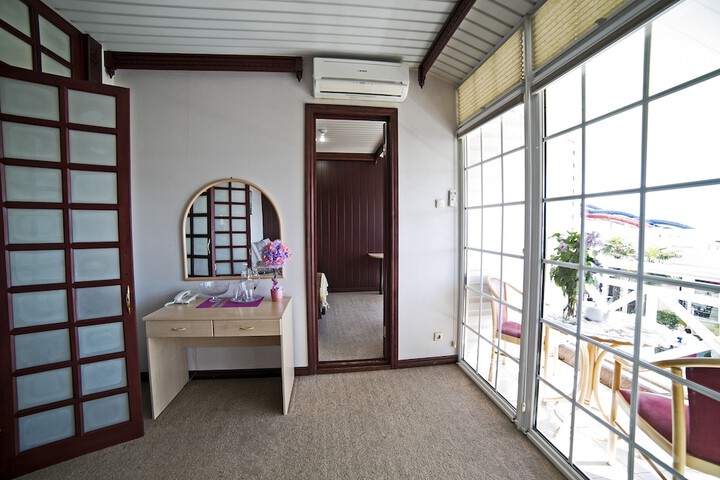 Room 14 of 37