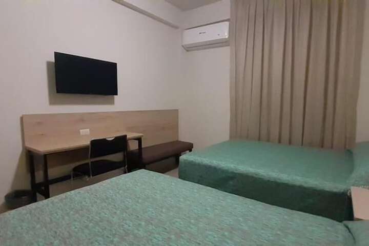 Room 16 of 28