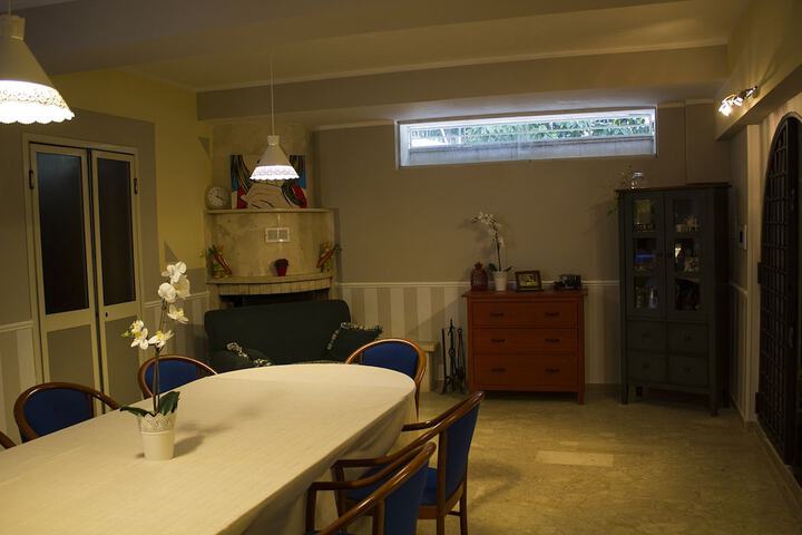 Dining 64 of 81