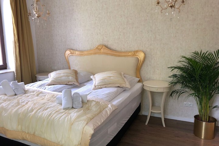 Room 28 of 63