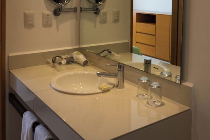 Room 15 of 86