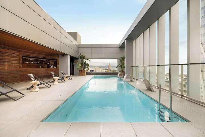Hotel Pool
