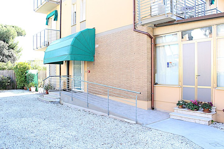 Hotel 121 of 136