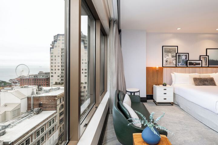 Room 45 of 170