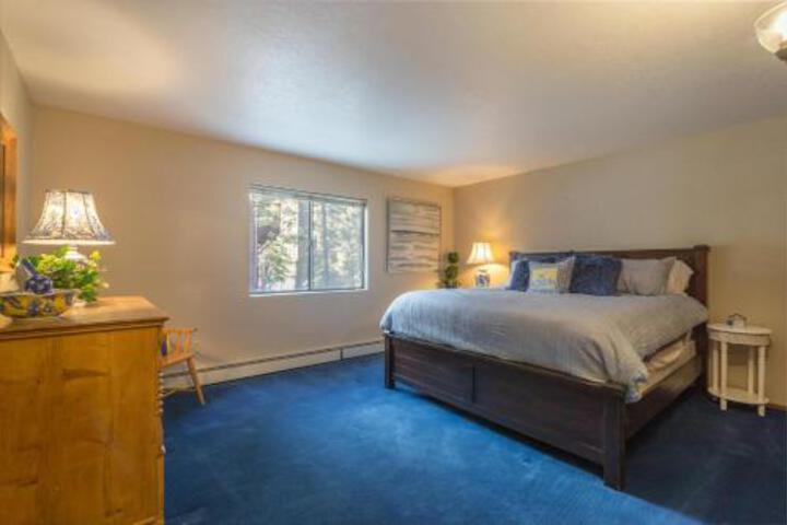 Northstar Mountain Getaway 4 Br Home in Truckee, CA