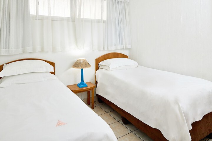 Room 25 of 191