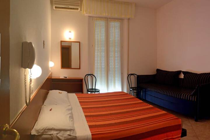 Room 13 of 61