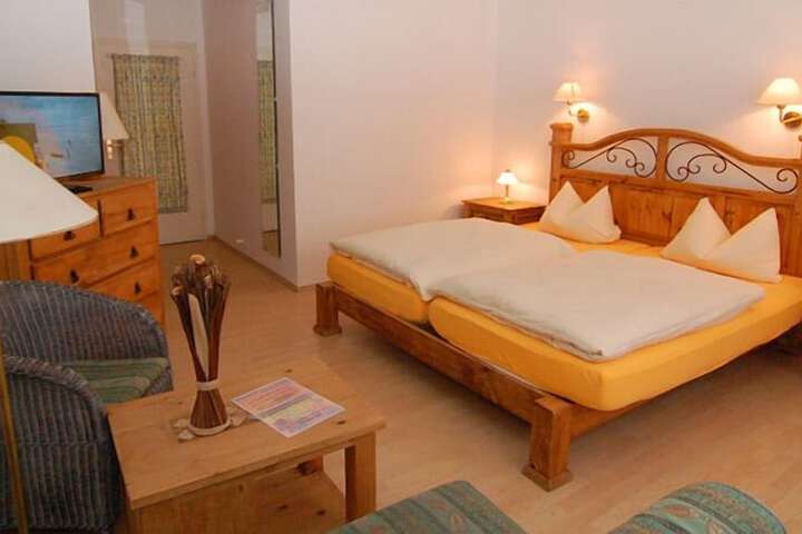 Room 10 of 41