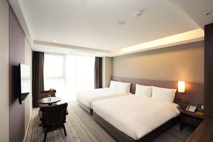Room 11 of 55
