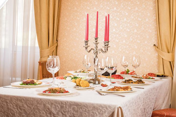 Dining 34 of 50