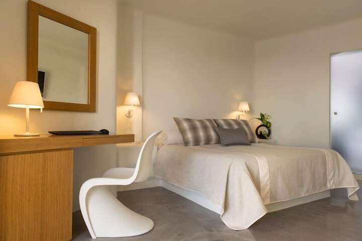 Room 8 of 40