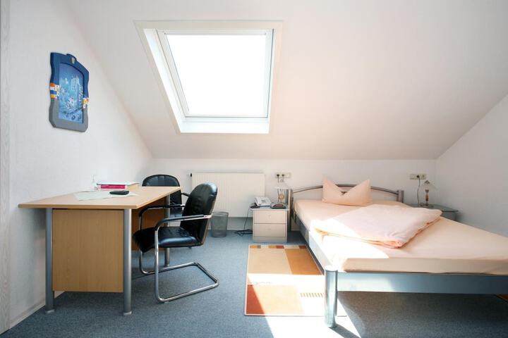 Room 15 of 52