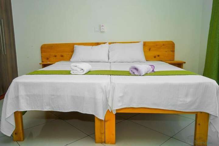 Room 32 of 190