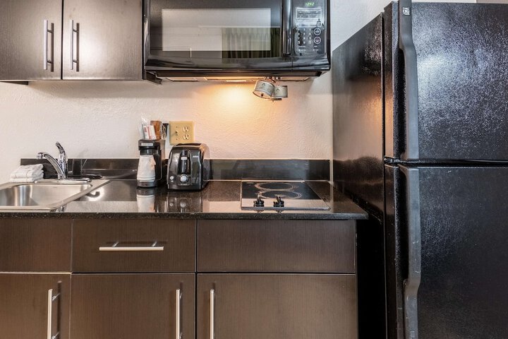 1 King Bed Kitchen (7 of 11)