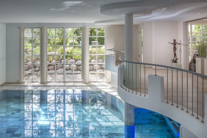 Pool 12 of 25