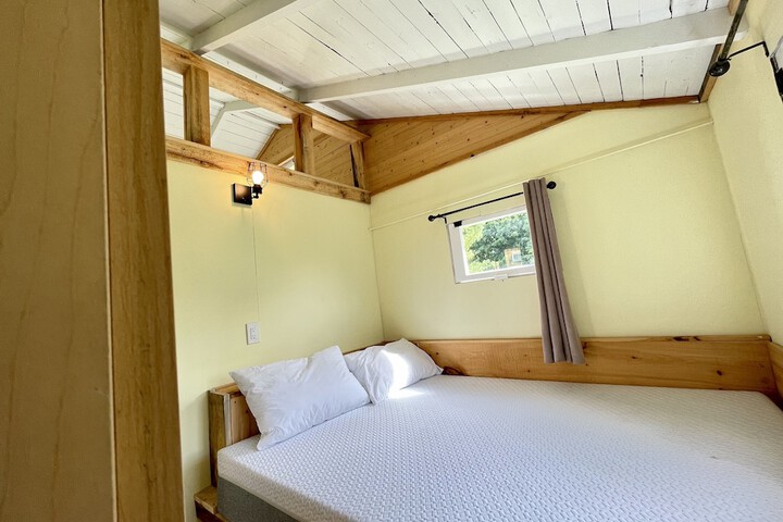 Room 33 of 139