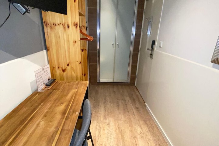 Room 44 of 125