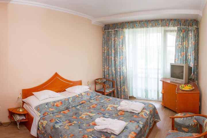 Room 3 of 34