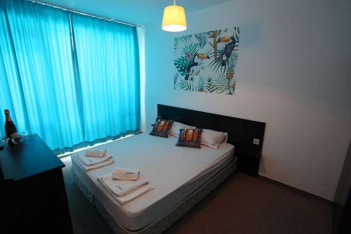 Room 10 of 66