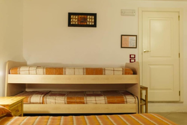 Room 19 of 83
