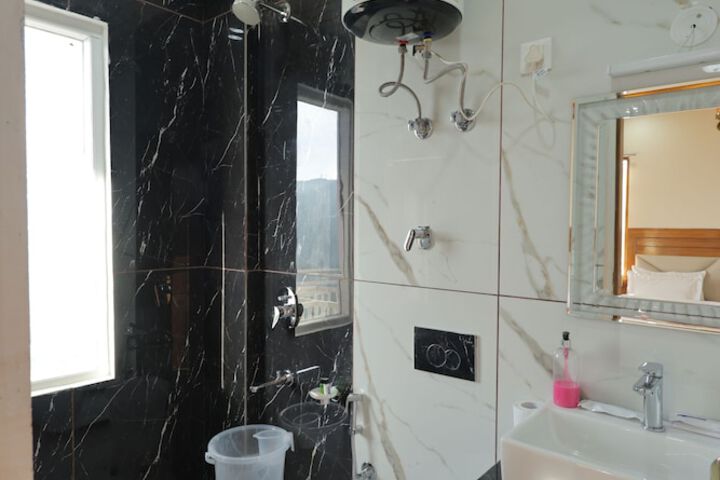 Room 16 of 23