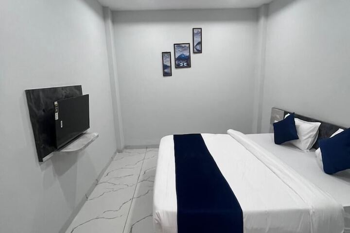 Room 17 of 24
